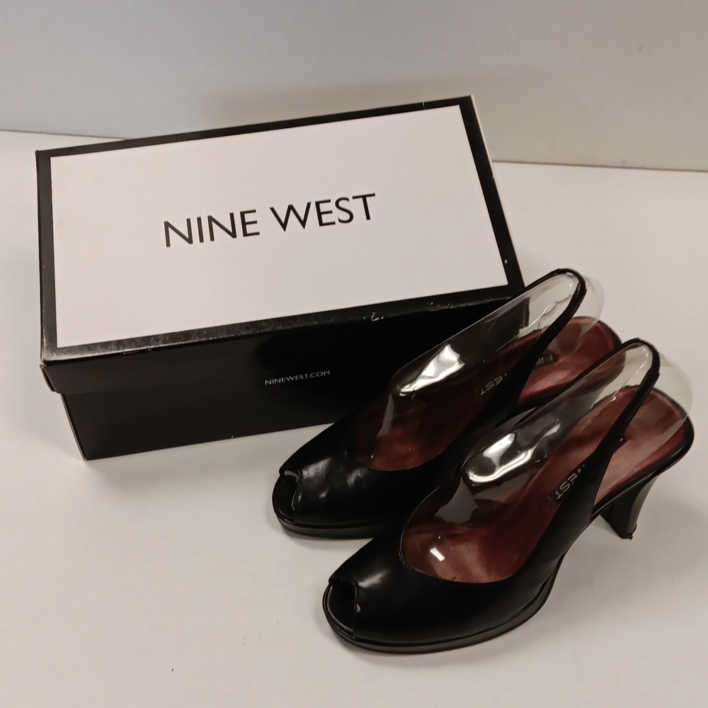NINE WEST WOMEN'S SIZE 7.5 BLACK PUMPS.
